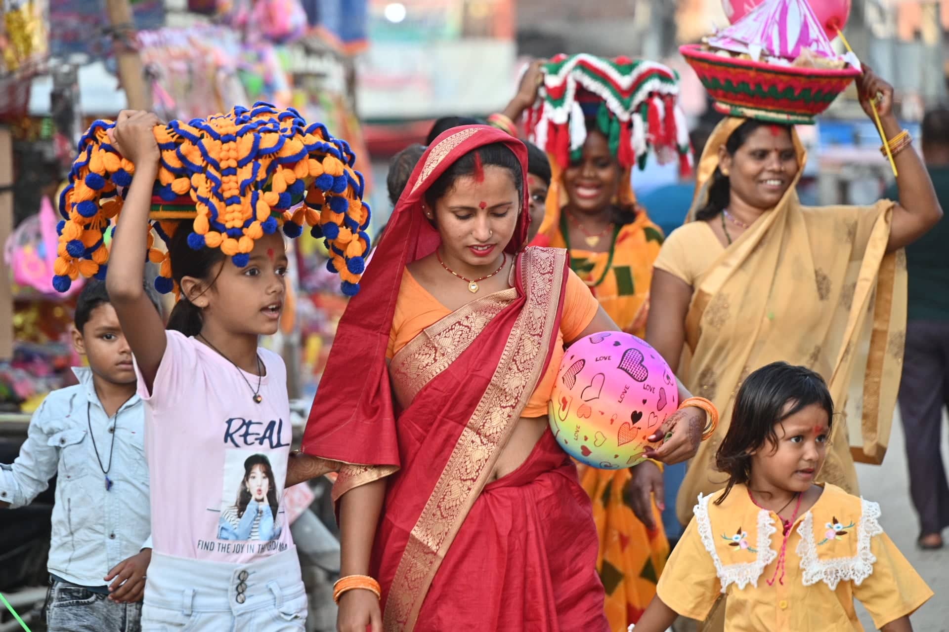कता फर्किएर लगाउने दसैकाे टीका जमरा ?